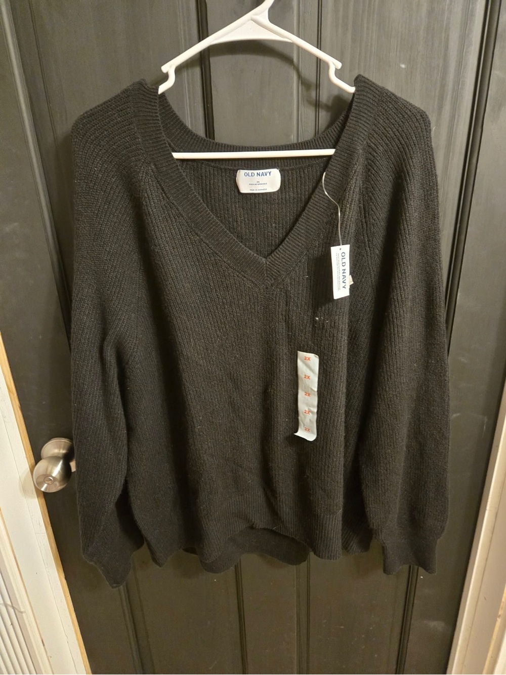 Old Navy V-Neck Pullover Sweater - Black